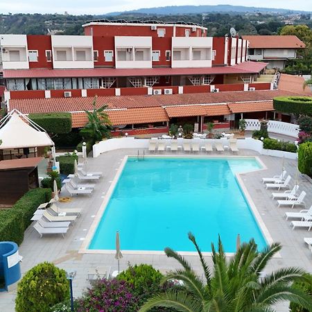 Residence Hotel Felix Ricadi Exterior foto