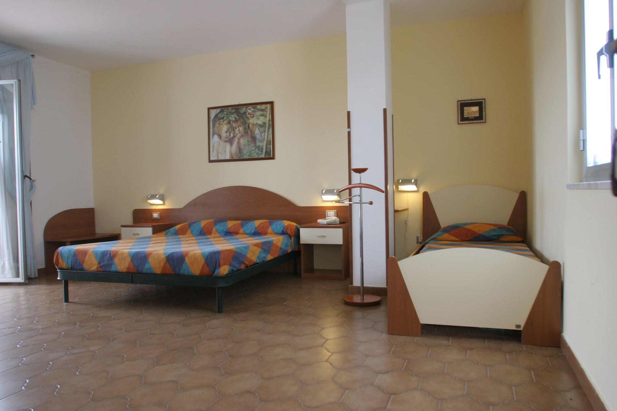 Residence Hotel Felix Ricadi Exterior foto