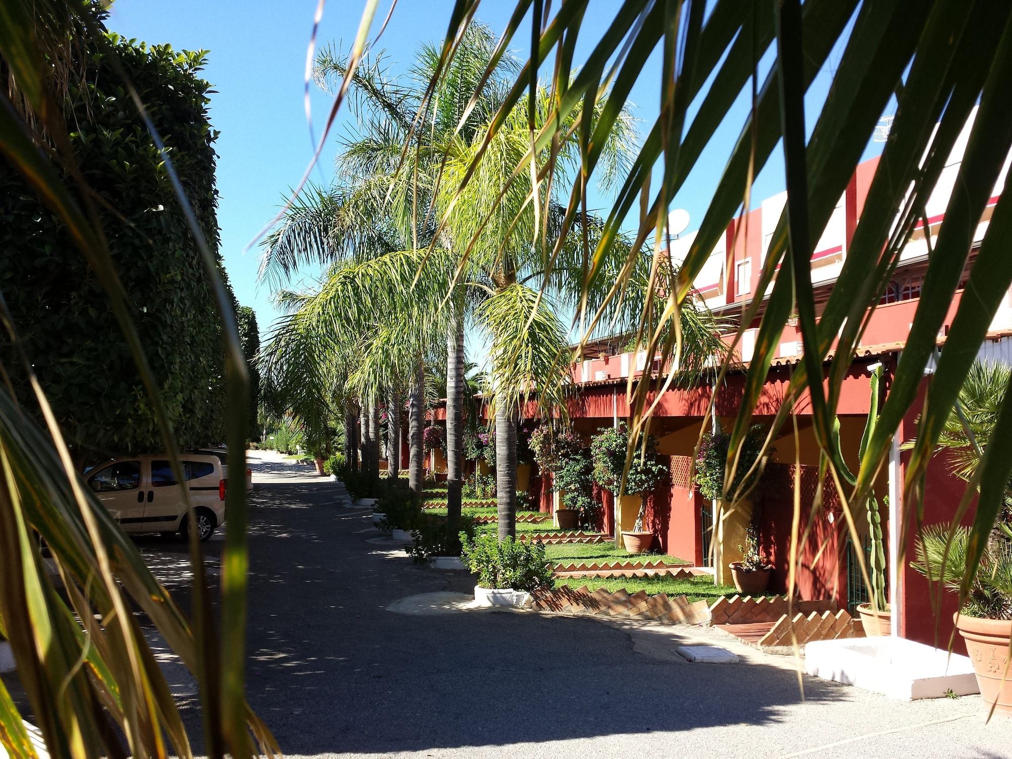 Residence Hotel Felix Ricadi Exterior foto