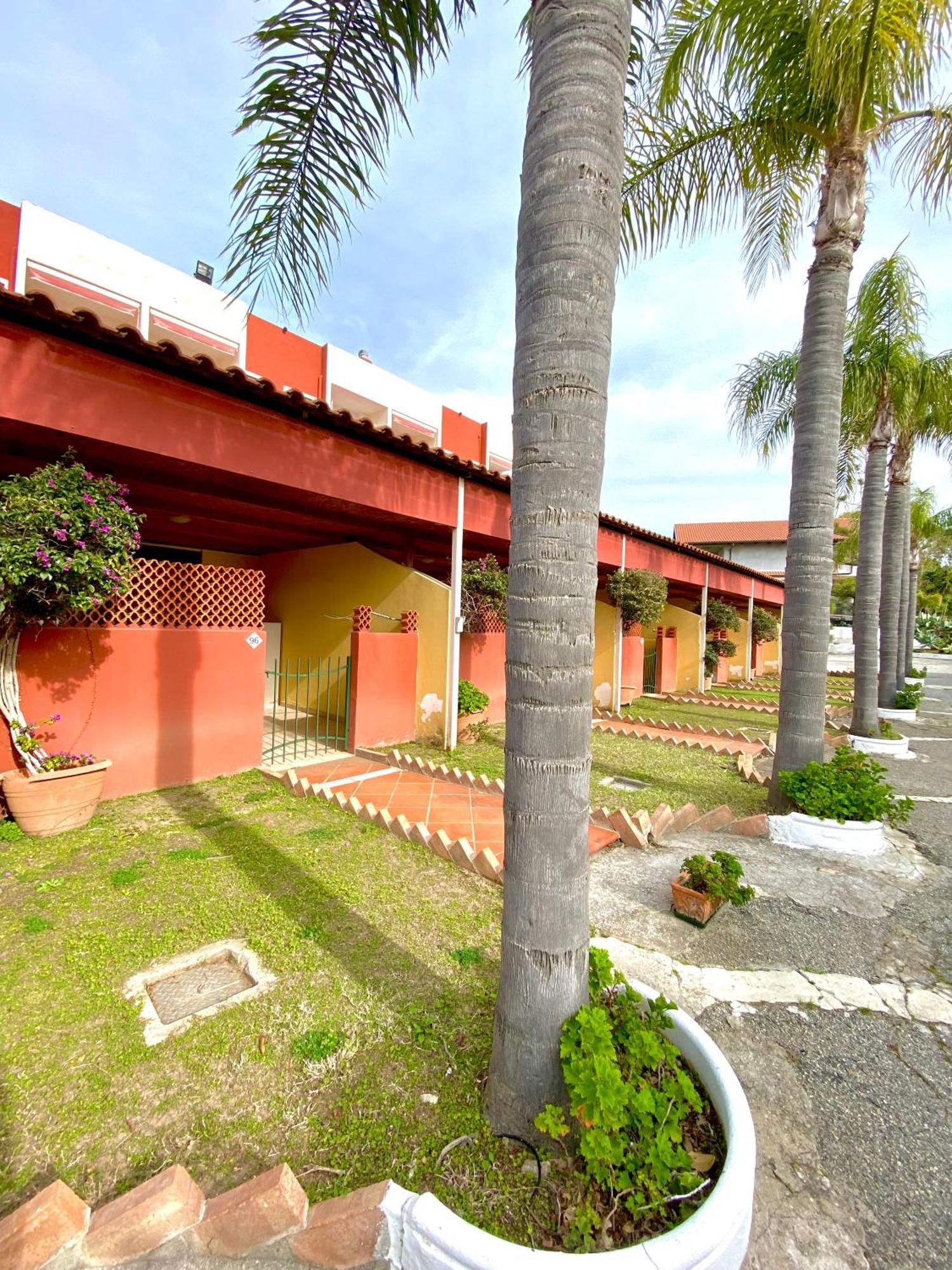Residence Hotel Felix Ricadi Exterior foto