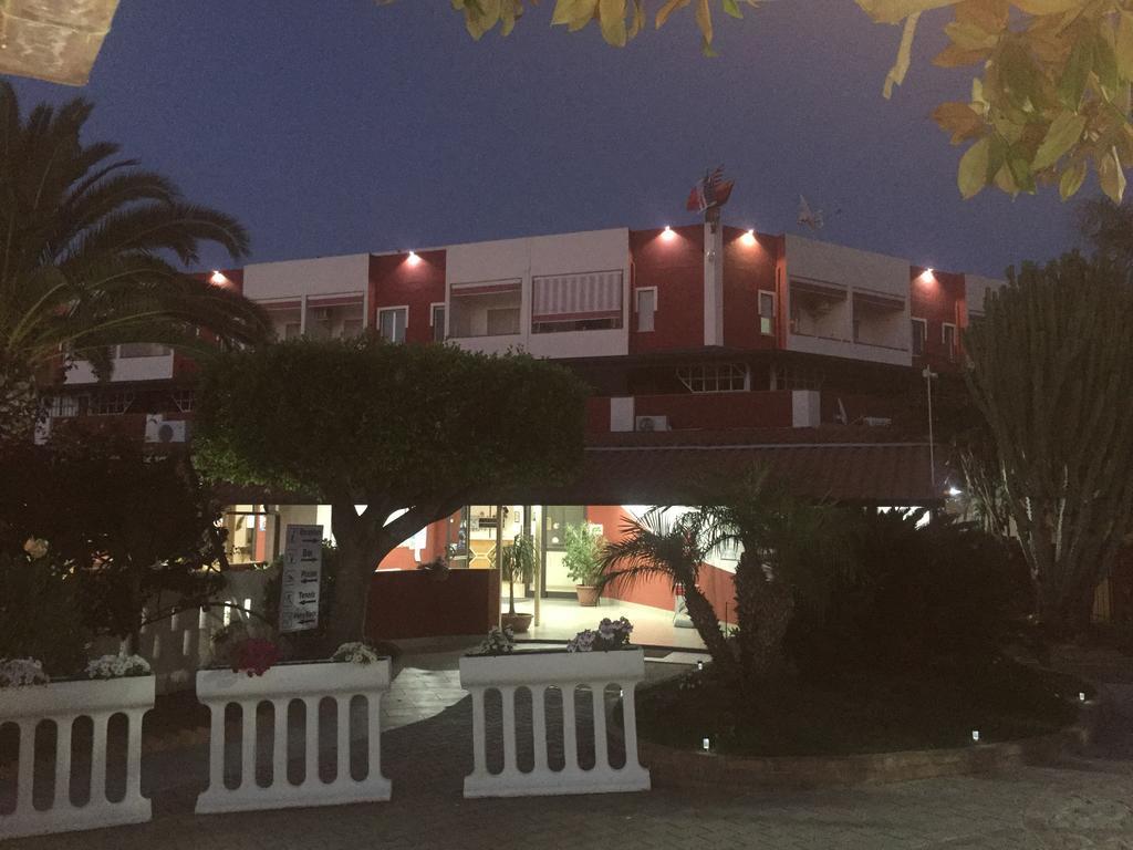 Residence Hotel Felix Ricadi Exterior foto