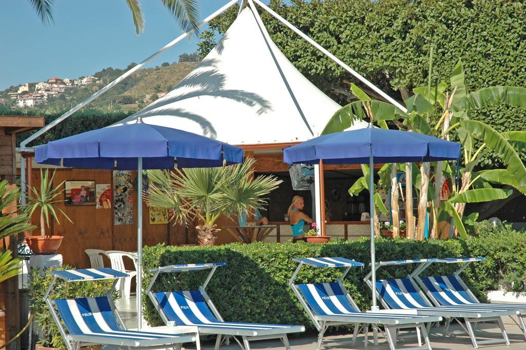 Residence Hotel Felix Ricadi Exterior foto